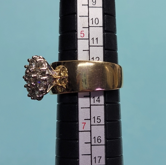 Stunning Vintage 14K & Diamond Cluster Ring - Picture 6 of 6